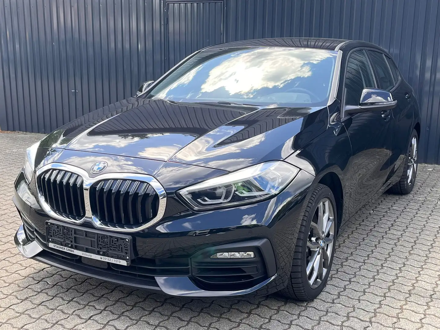 BMW 120 i Aut. 5-Türer/ LED/18"M-Rad/Lenkradheiz/HiFi Czarny - 2