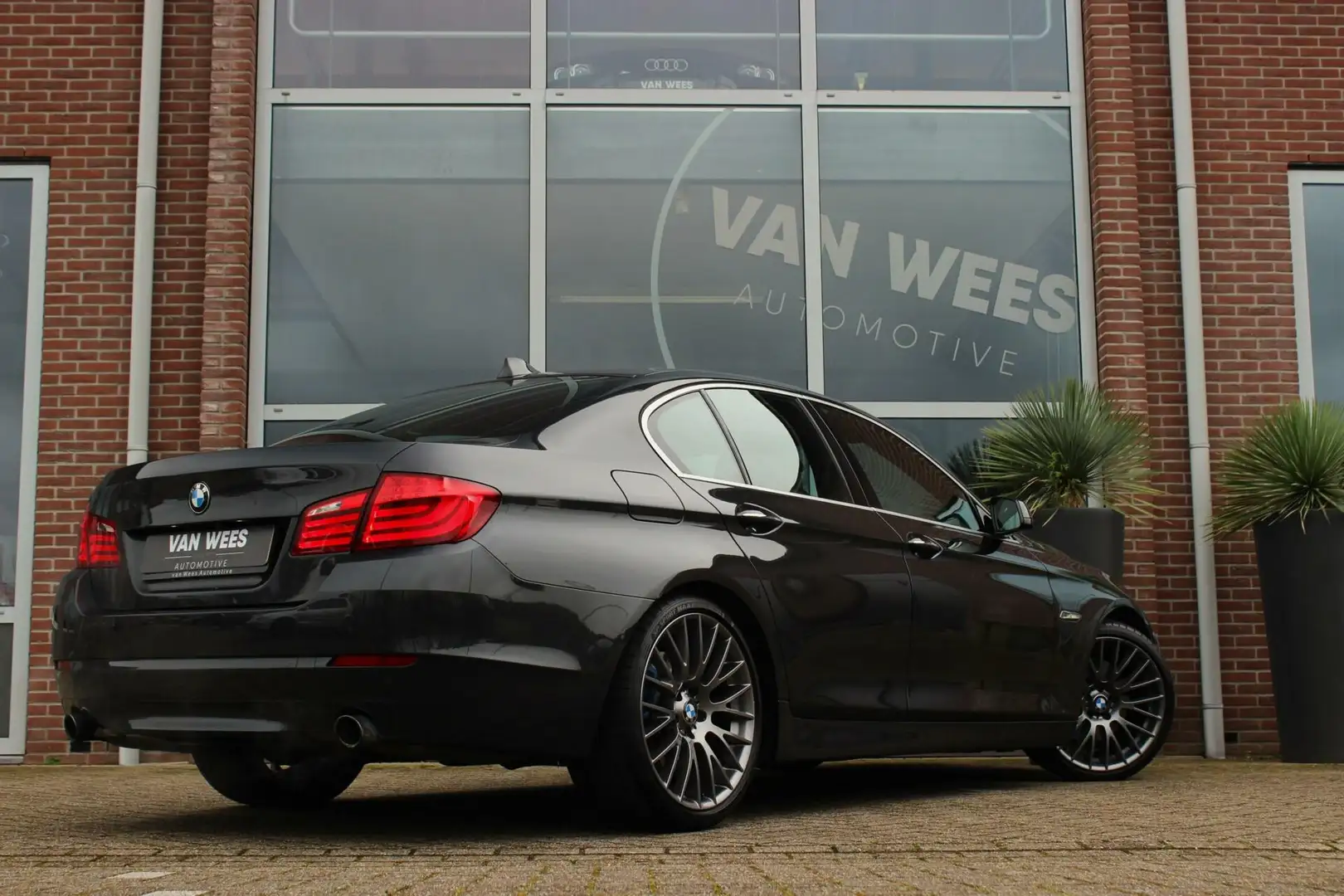 BMW 535 5-serie 535i High Executive Grey - 2