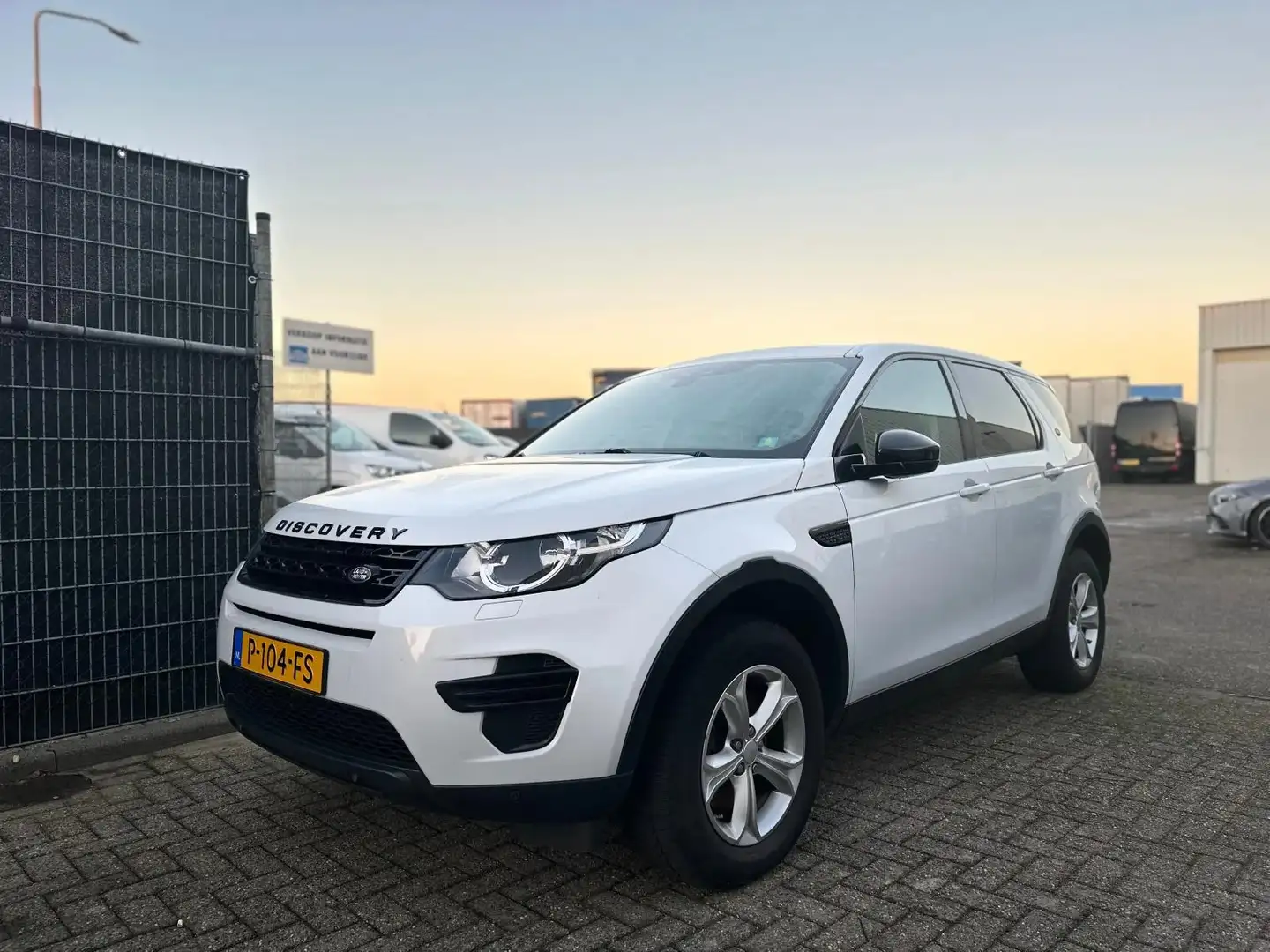 Land Rover Discovery Sport TD4 150 HSE Luxury Wit - 1
