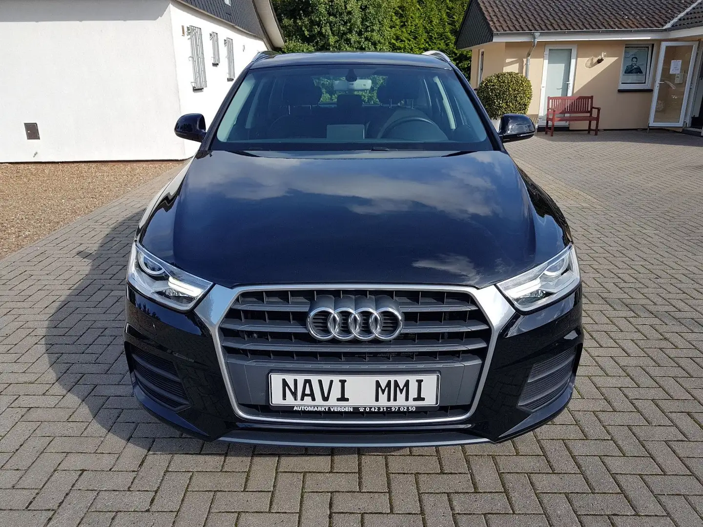Audi Q3 Sport  NAVI  LED  XENON  ALU 19" Schwarz - 2