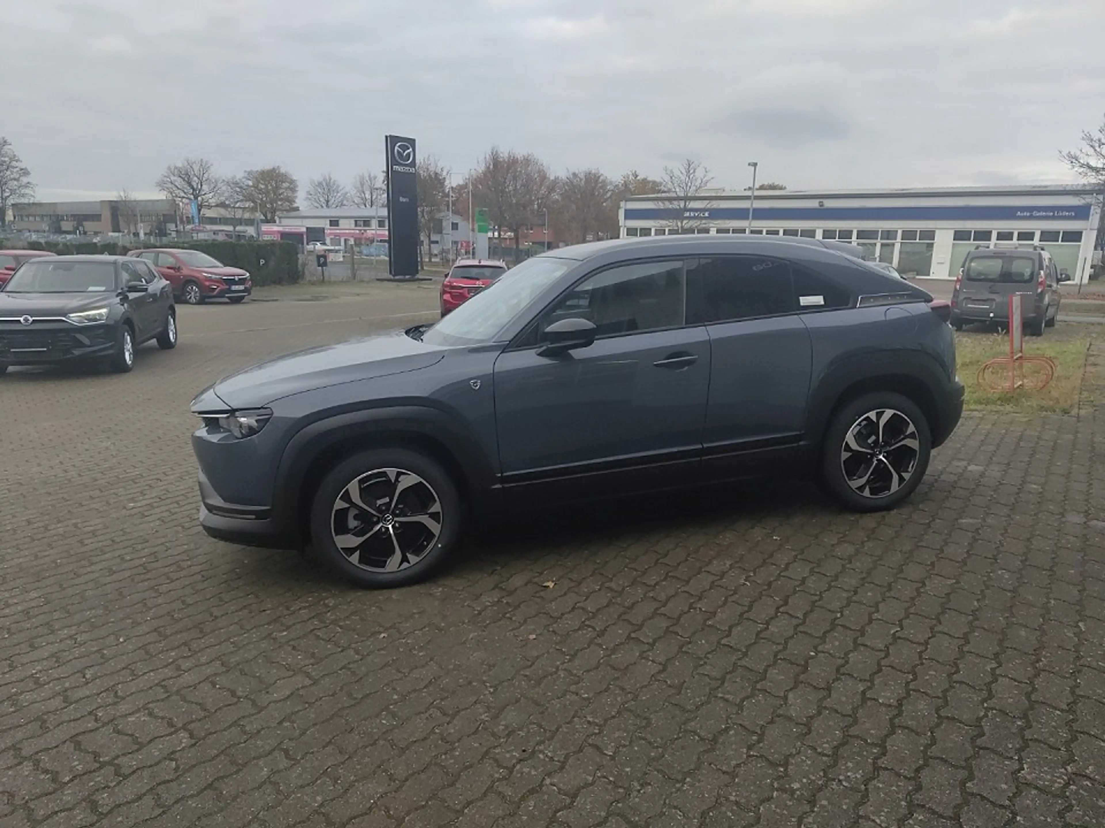 Mazda MX-30 2025 e-SKYACTIV R-EV 170 AT FWD Exclusive-Line — photo 2