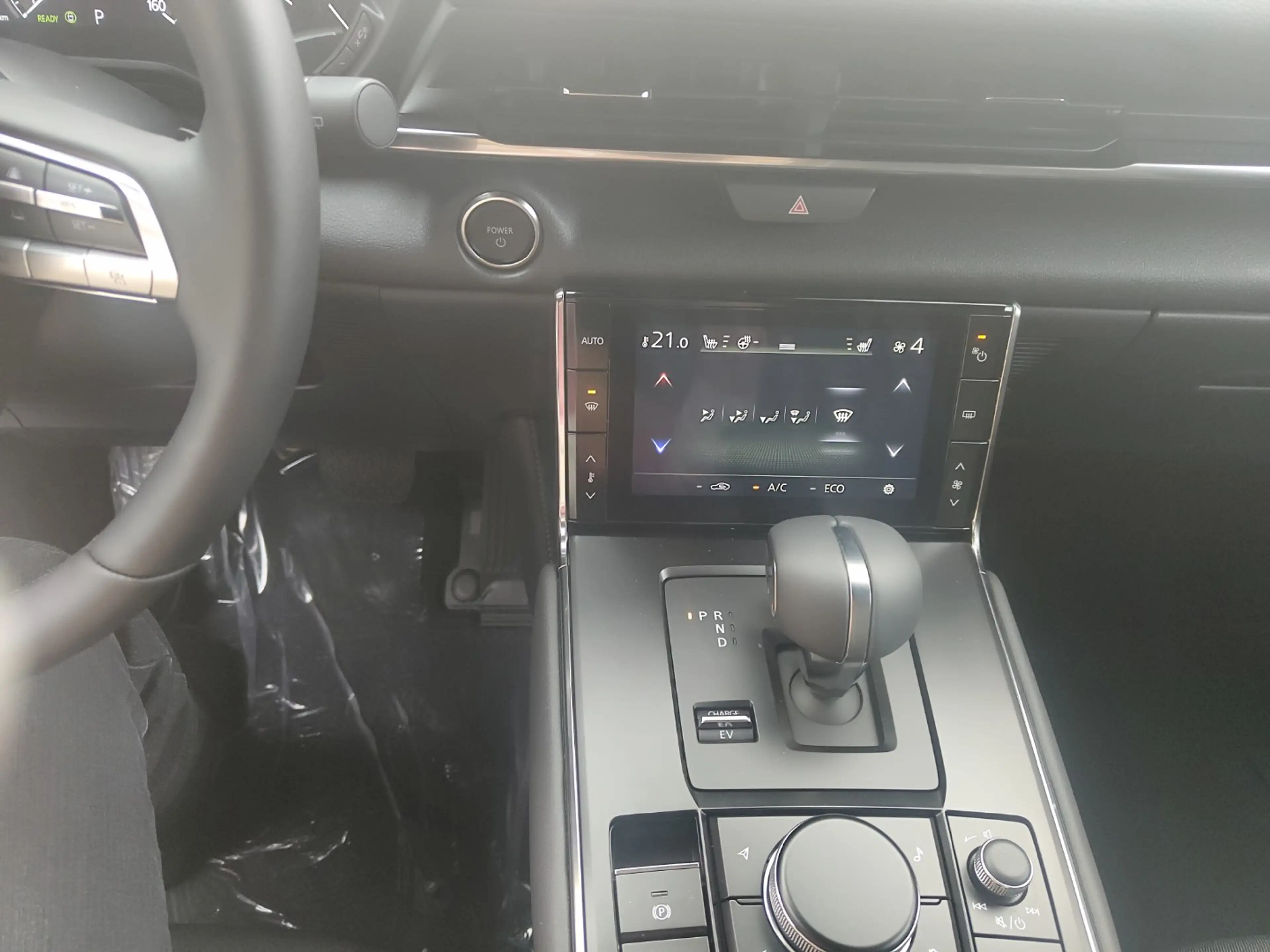 Mazda MX-30 2025 e-SKYACTIV R-EV 170 AT FWD Exclusive-Line — photo 6