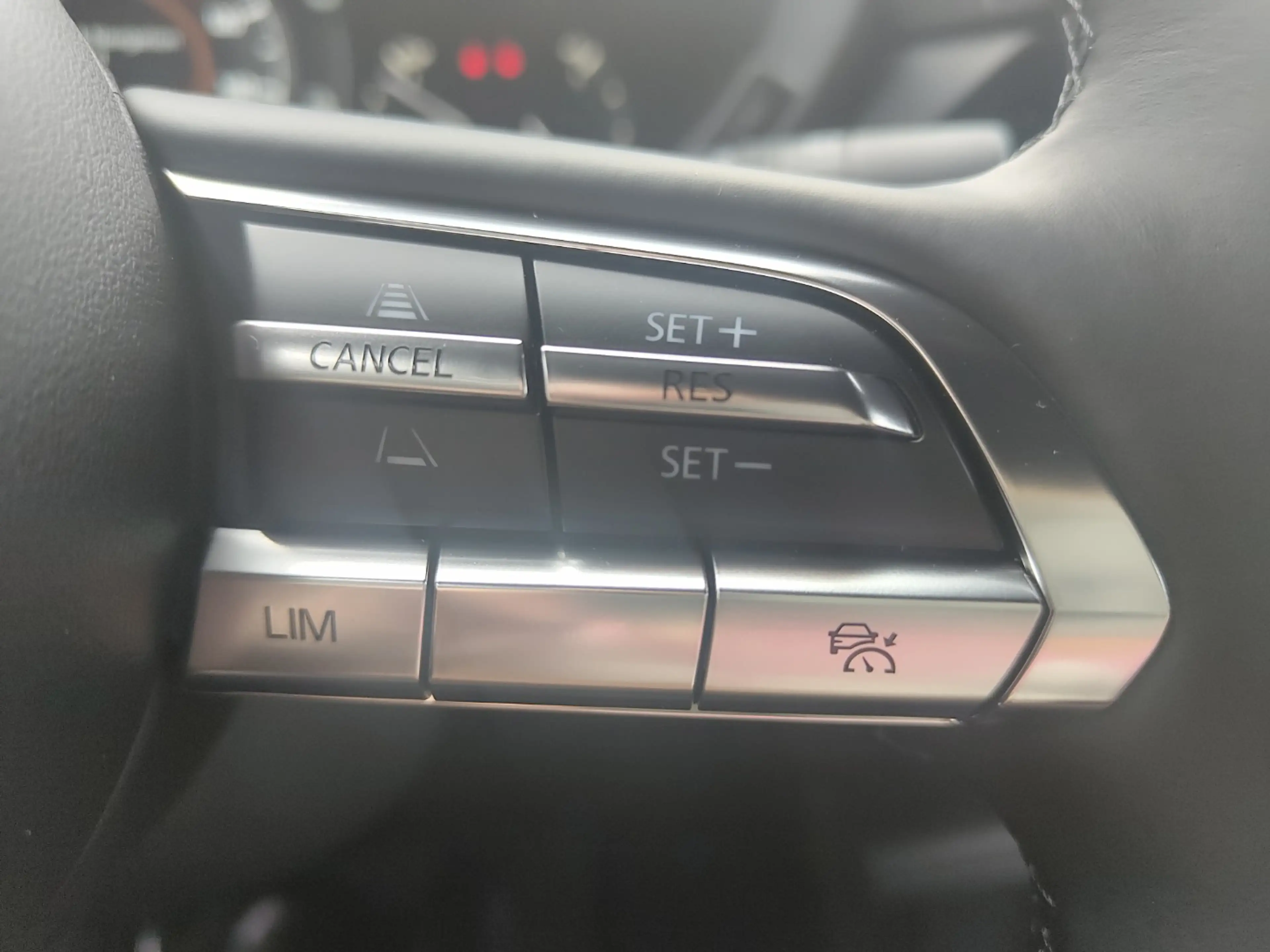 Mazda MX-30 2025 e-SKYACTIV R-EV 170 AT FWD Exclusive-Line — photo 15