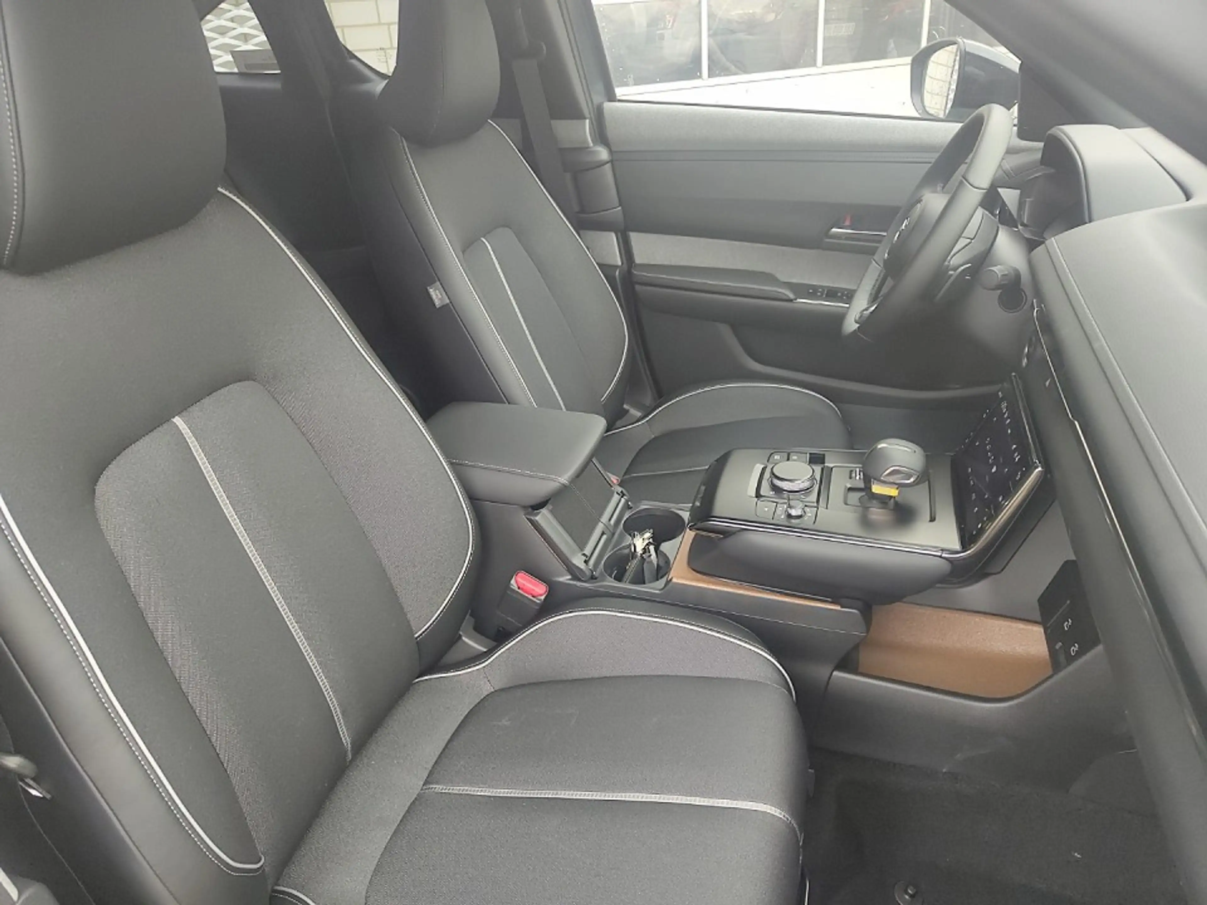Mazda MX-30 2025 e-SKYACTIV R-EV 170 AT FWD Exclusive-Line — photo 7