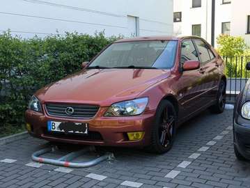 IS 200 Sport