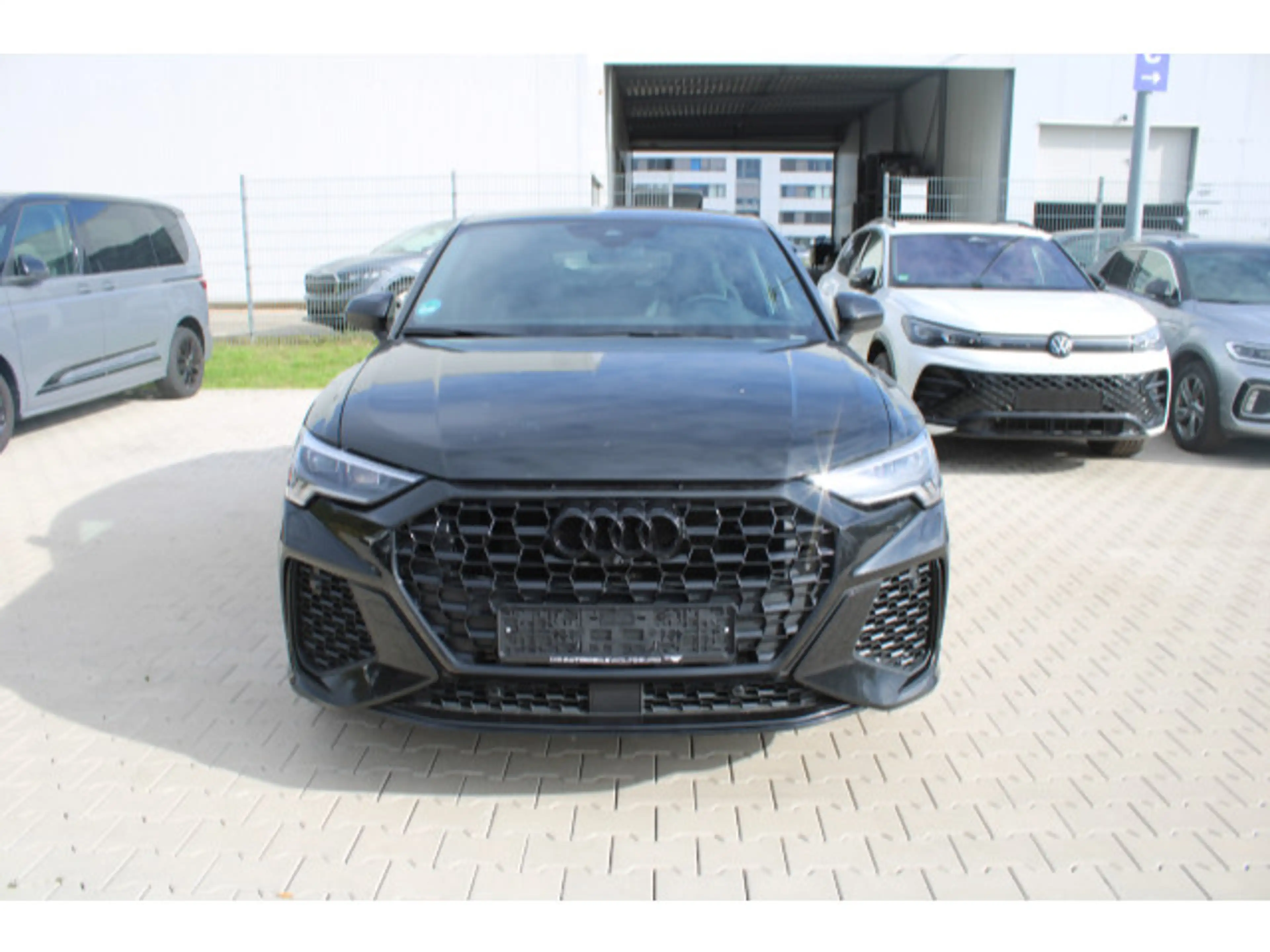 Audi RS Q3 2.5 TFSI quattro S-tronic Pano/E — photo 8