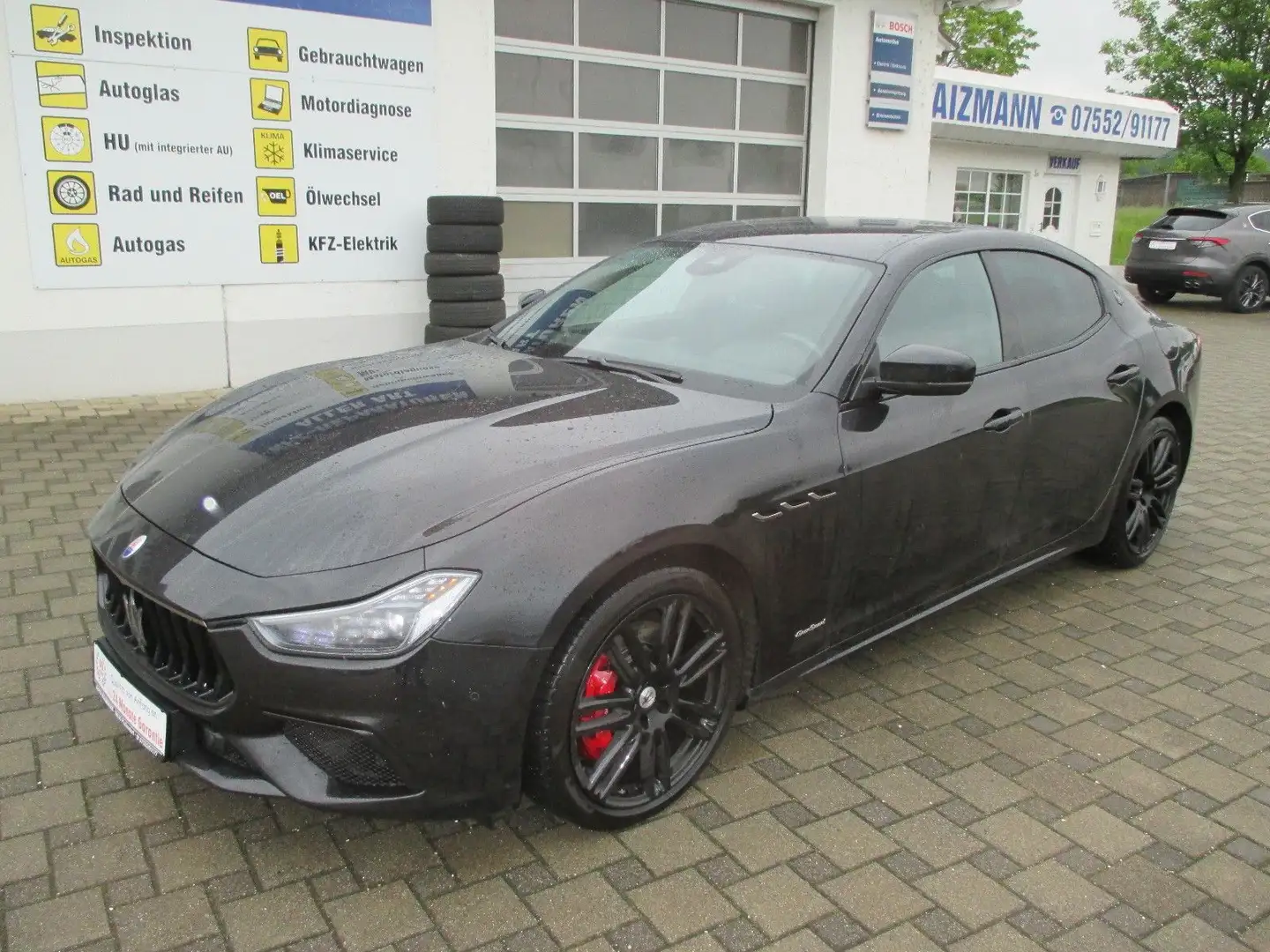 Maserati Ghibli 3.0 V6 GranSport Schwarz - 2