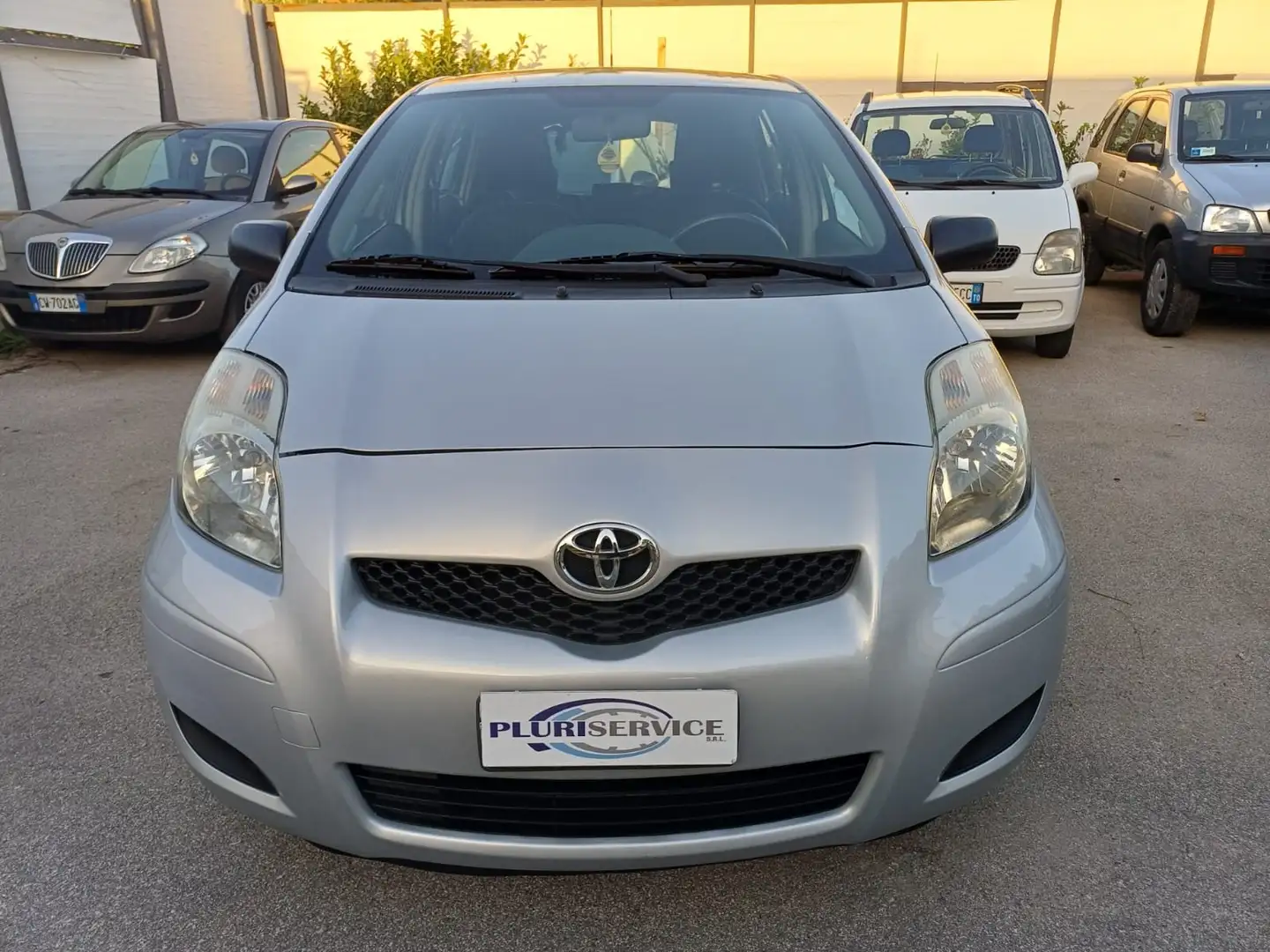 Toyota Yaris Yaris 5p 1.0 Luxury Pack Argent - 2