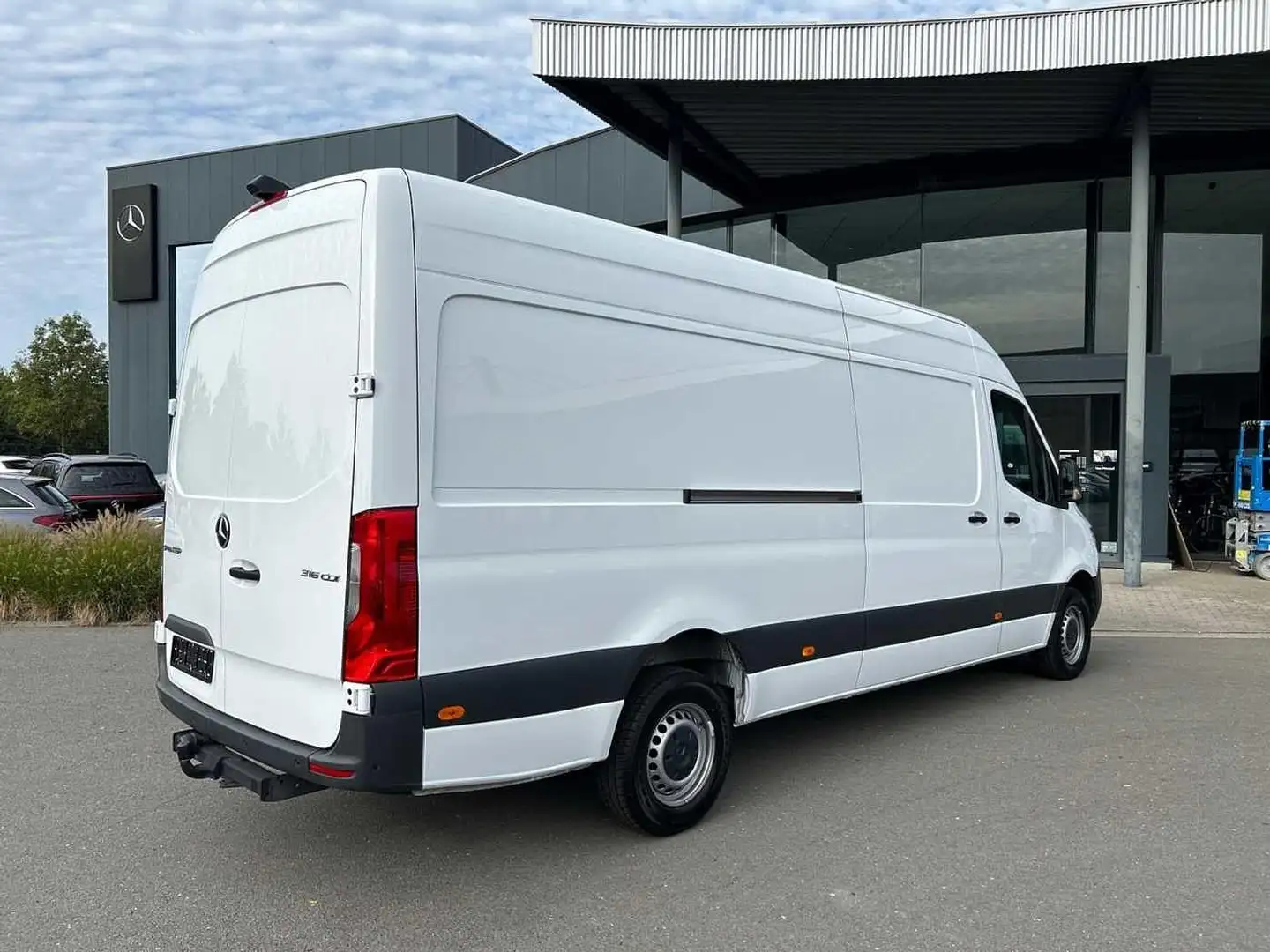 Mercedes-Benz Sprinter 316 CDI L3 H2 + SLEEP 2.8T - MBUX - TREKHAAK Wit - 2