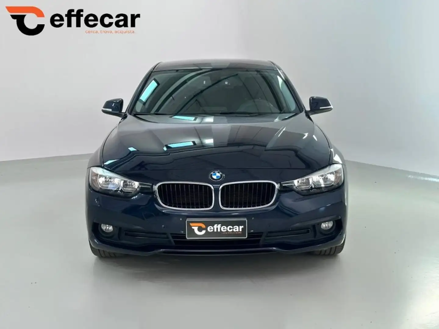 BMW 318 d Bleu - 2