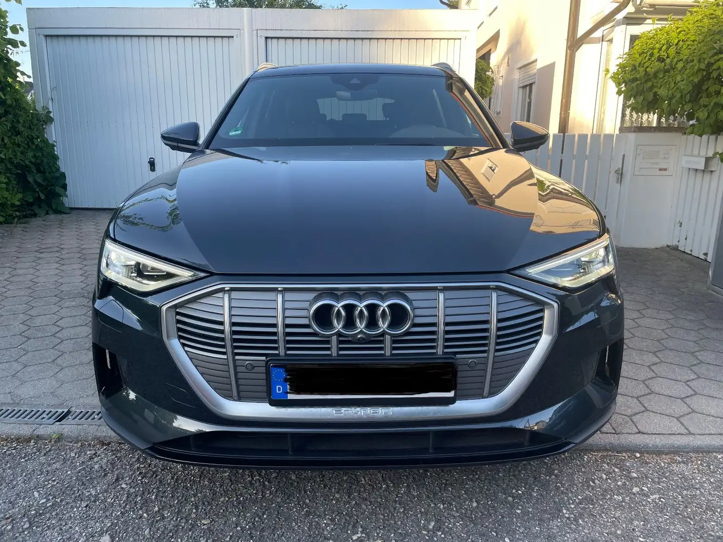 Audi e-tron 50 quattro AHK Sportsitze B&O 1.H Tüv Neu Grau - 2