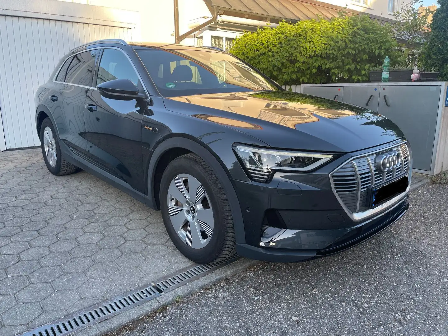Audi e-tron 50 quattro AHK Sportsitze B&O 1.H Tüv Neu Grau - 1