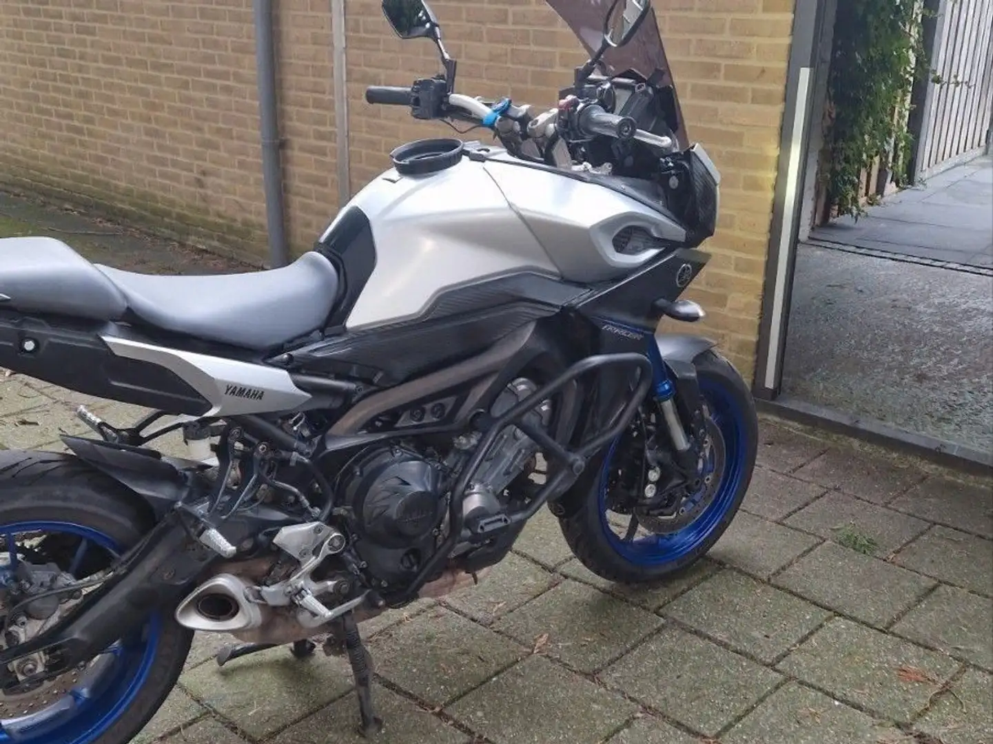 Yamaha Tracer 900 Grau - 2