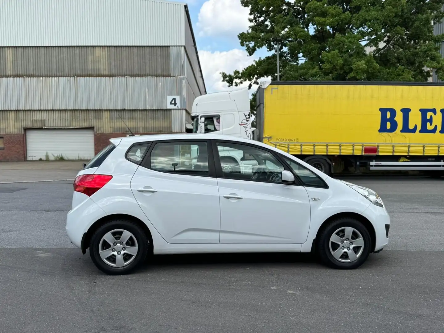 Kia Venga Venga 1.4 CVVT Attract Weiß - 1