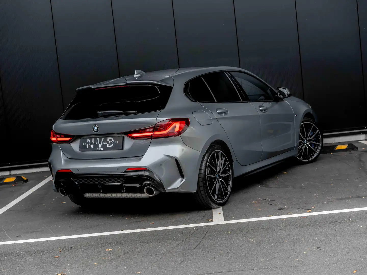 BMW 135 iAS M Sport XDrive | CC | Cockpit Prof | LED | Gris - 2