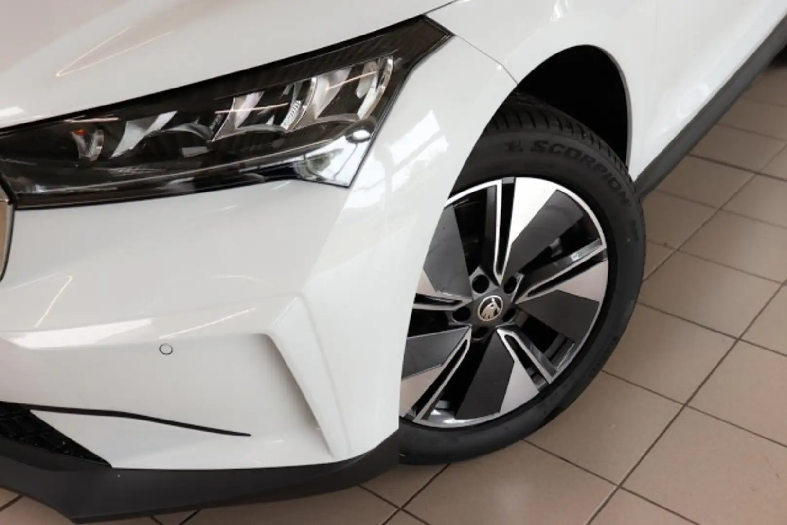 Skoda Enyaq 85 Loft Klima Navi Rückfahrkamera Sitzheizung Weiß - 2