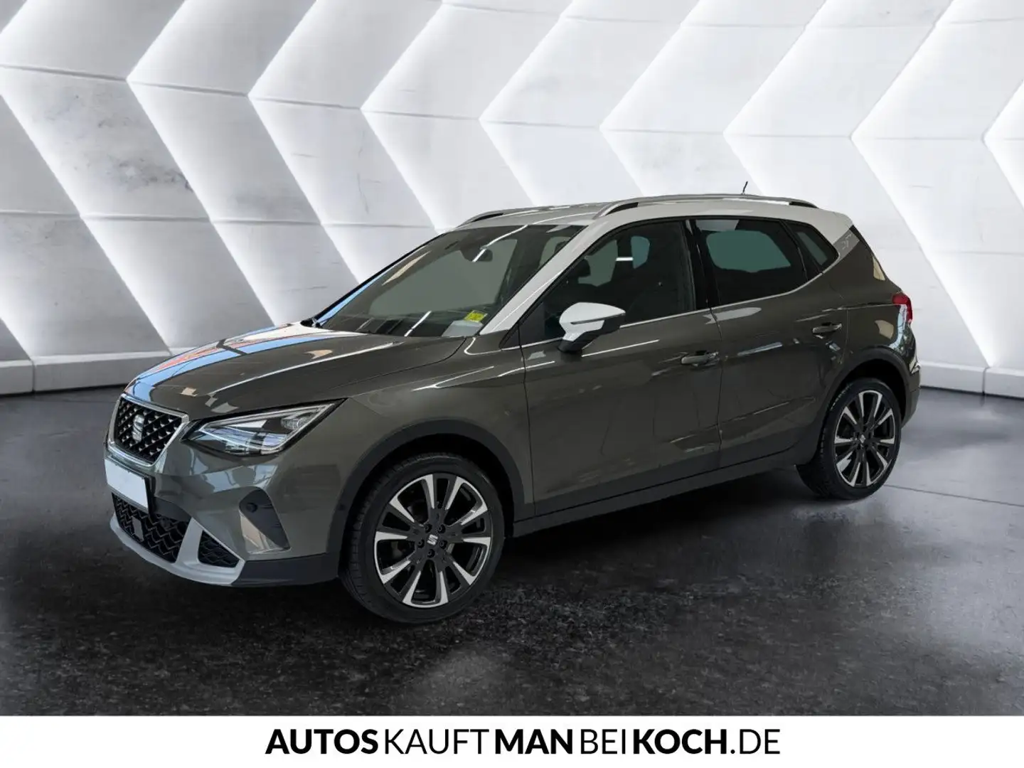 SEAT Arona 1.5 TSI DSG Xperience NAVI LED KAMERA KLIMA Grau - 2