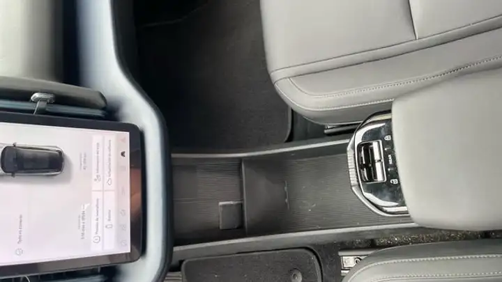 Volvo EX30 2024, foto 16