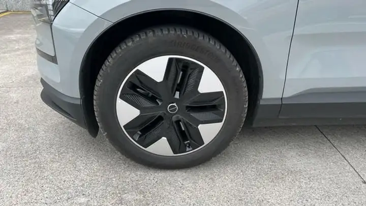 Volvo EX30 2024, foto 10