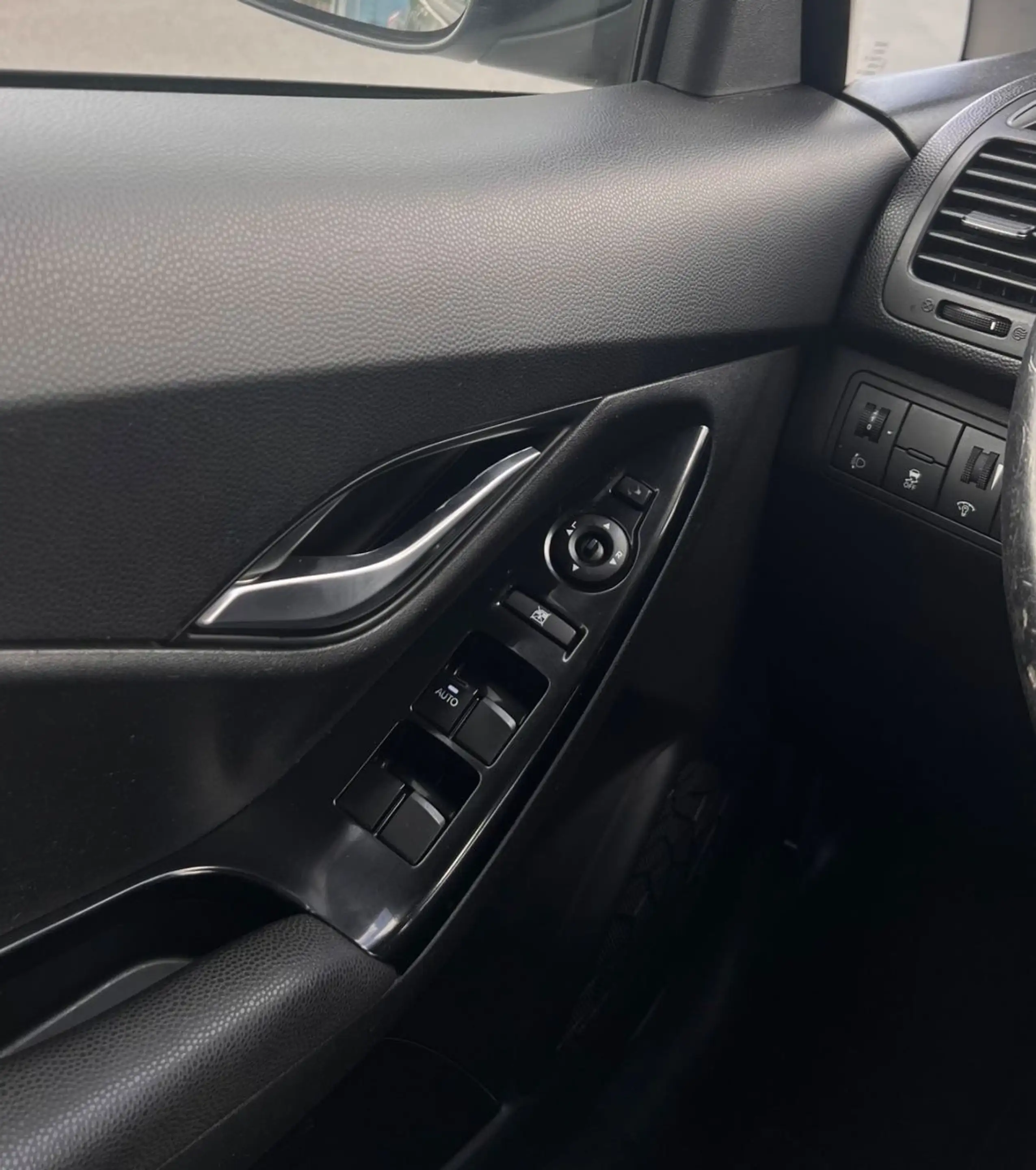 Hyundai iX20 Classic Sport/PDC/BT/SHZ/KLIMA/SCHECKHEFT — photo 11
