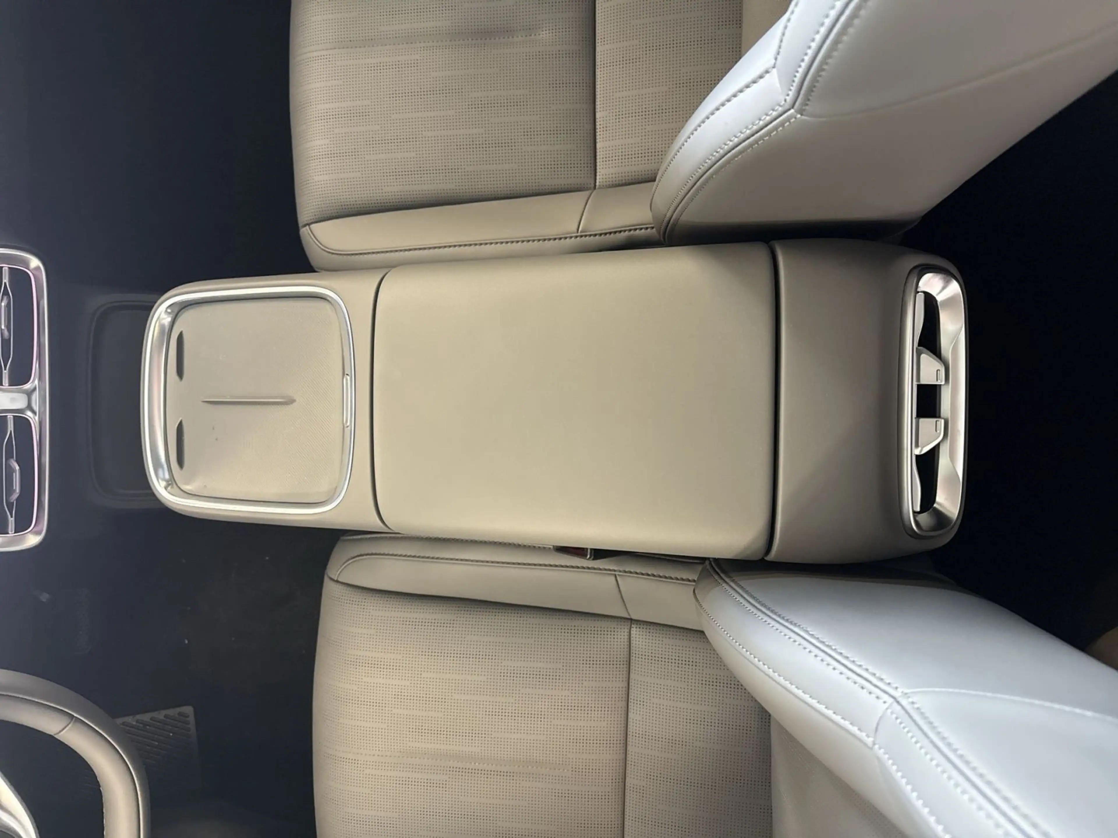 Leapmotor B10 BEV 67,1 kWh Design ProMax — photo 15