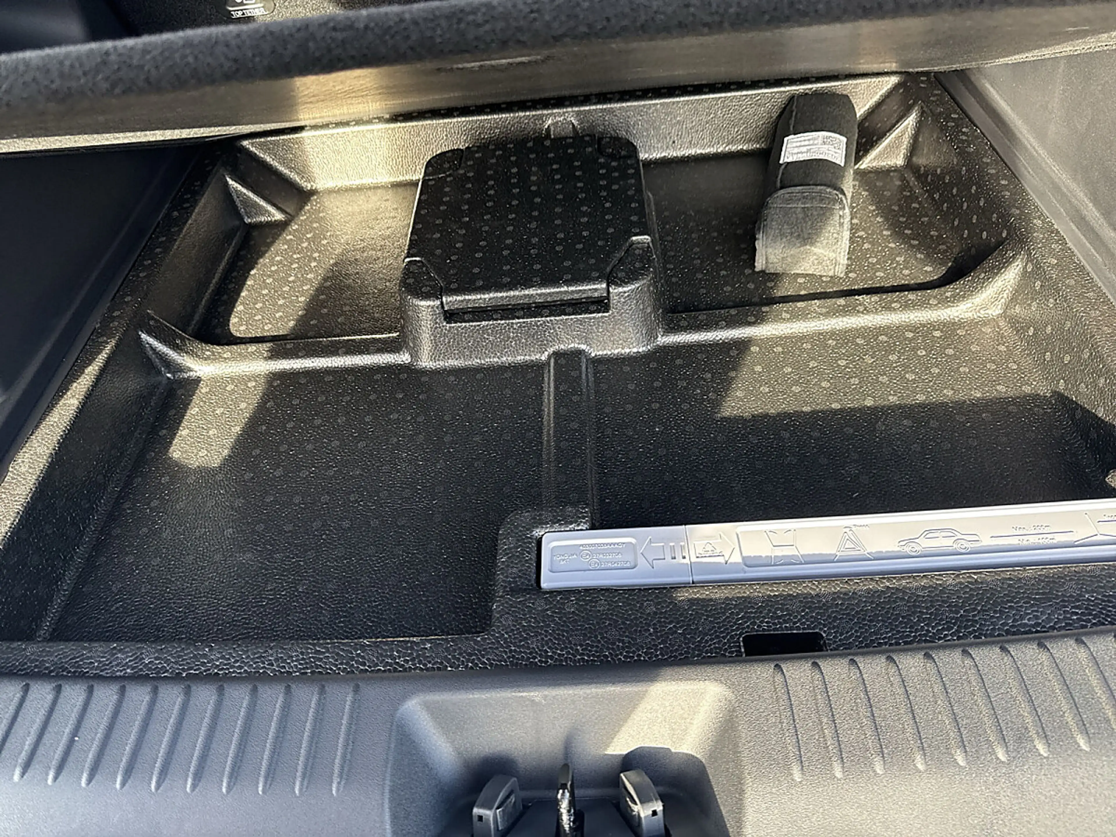 Omoda 5 HEV Premium — photo 14