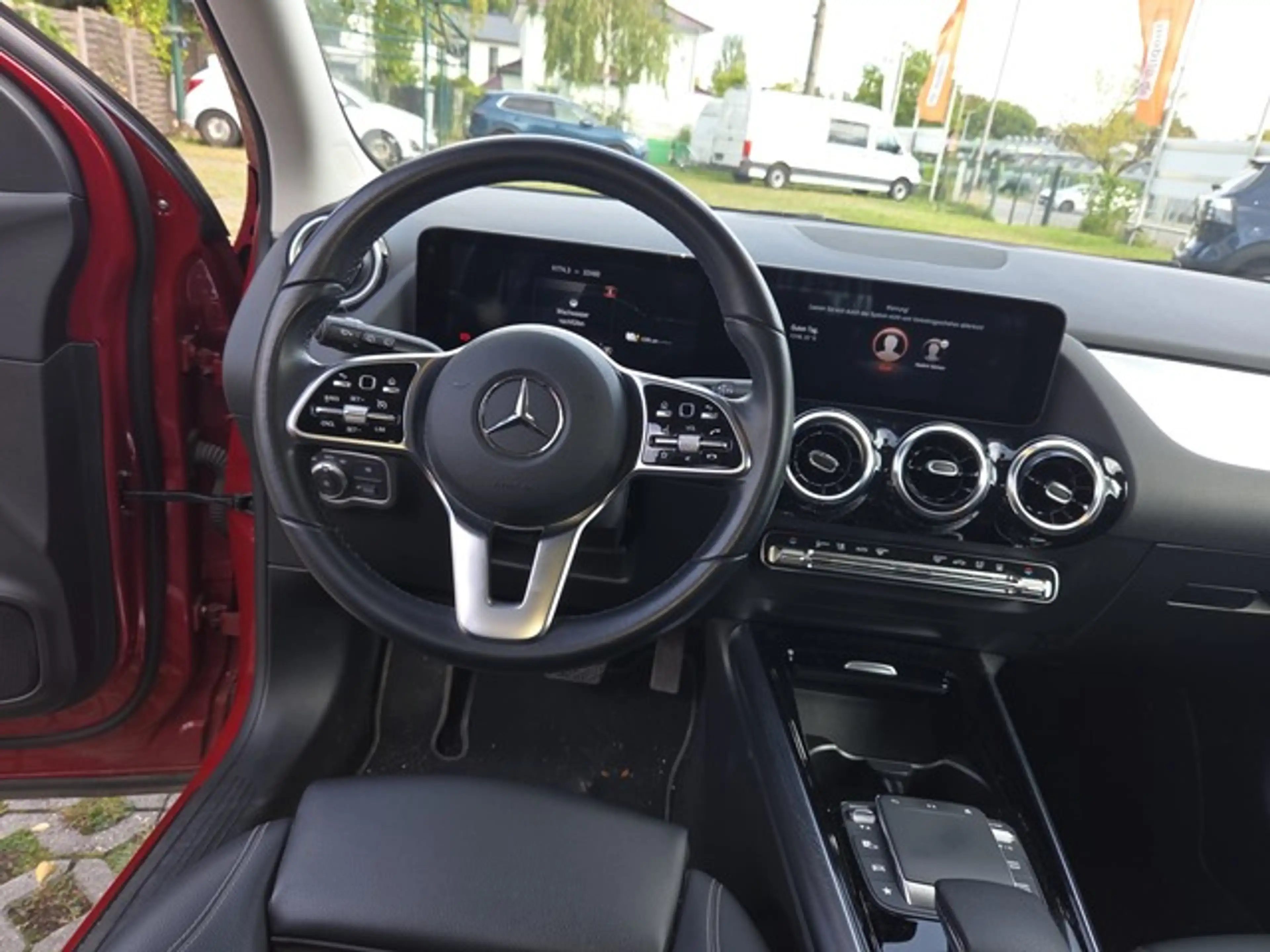 Mercedes-Benz GLA 250 e Progressive LED HP MBux Navi Spur — photo 11
