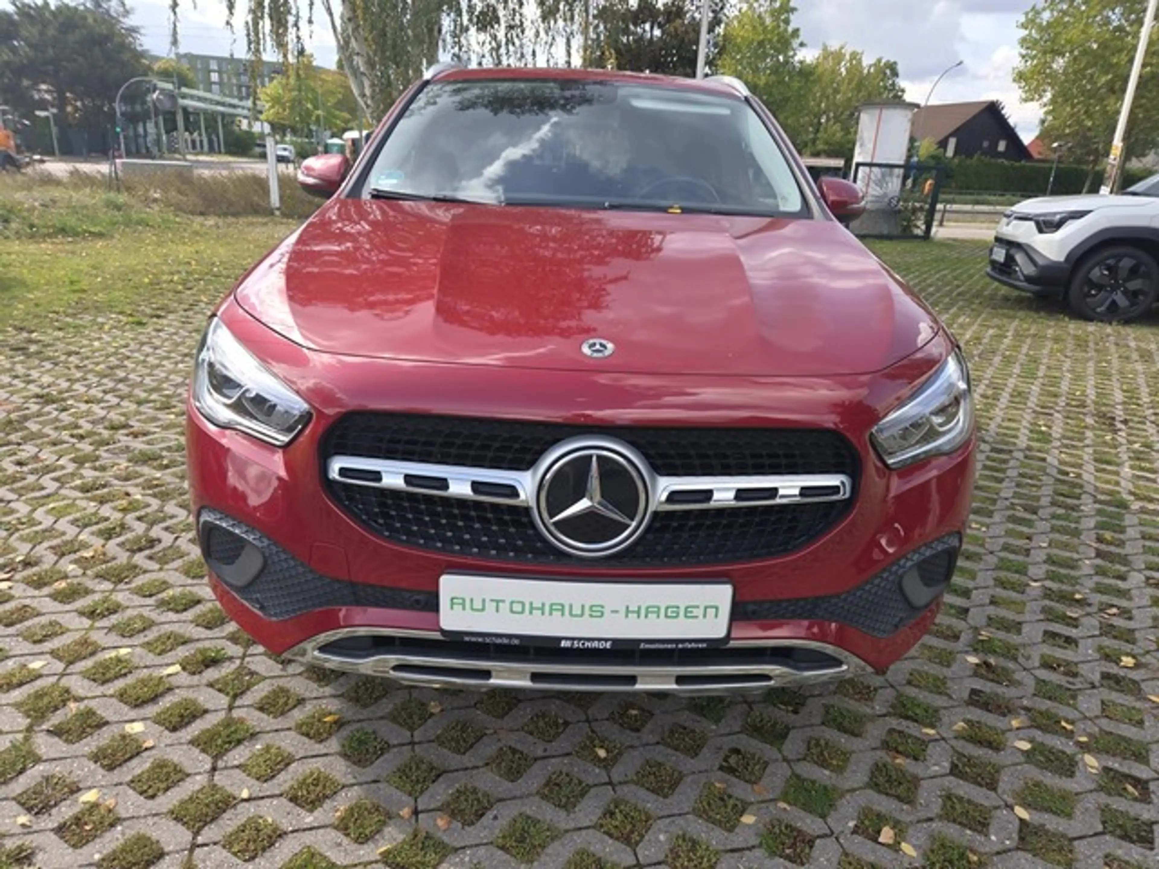 Mercedes-Benz GLA 250 e Progressive LED HP MBux Navi Spur — photo 2