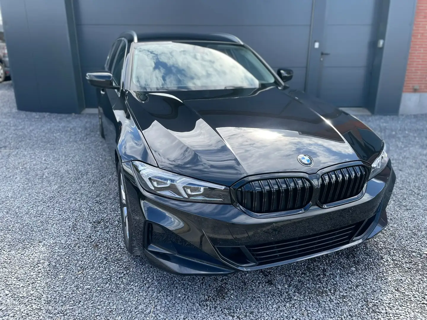 BMW 318 318i Touring Aut. Facelift Noir - 1