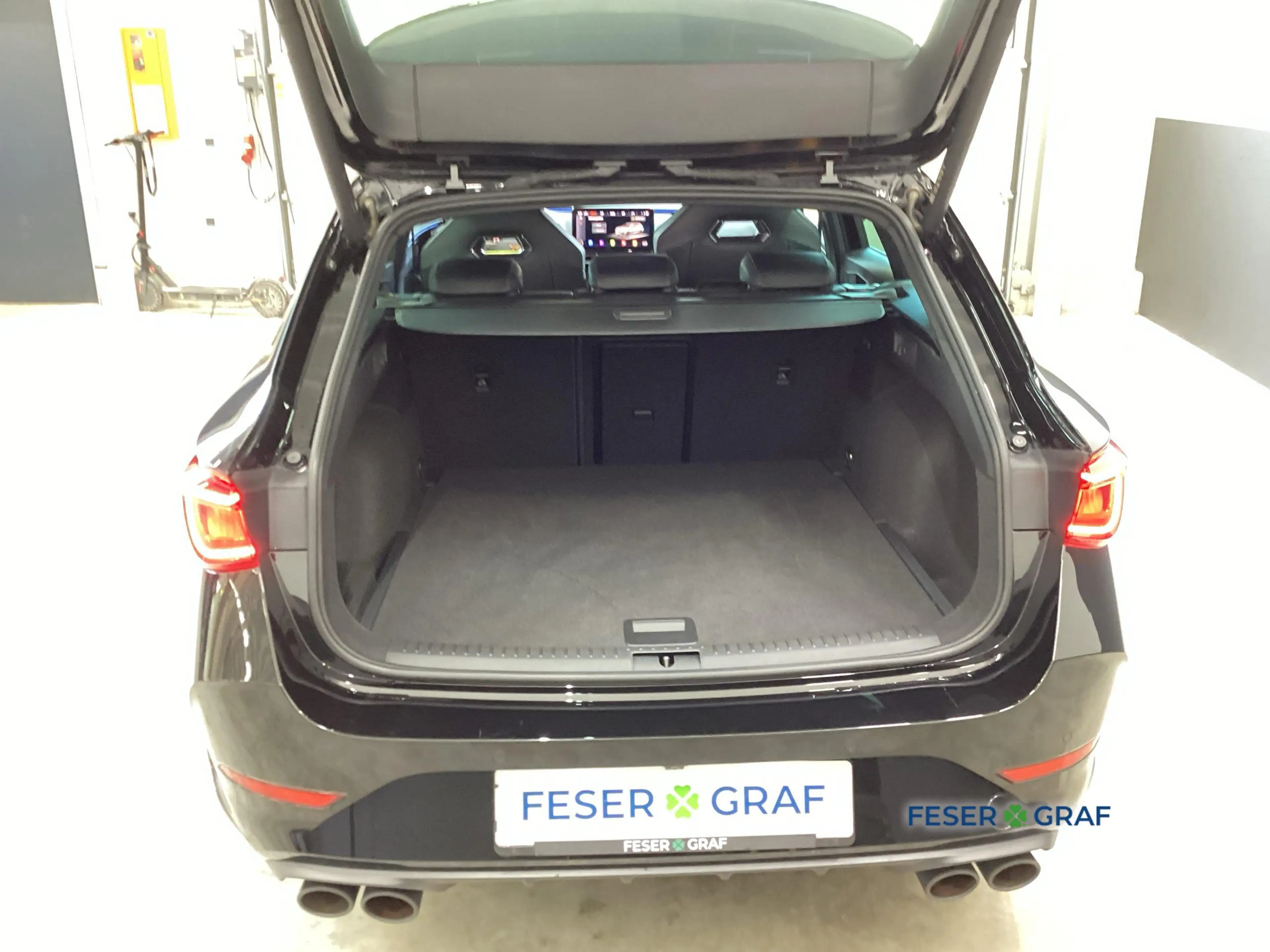 CUPRA Leon SP VZ 2.0 TSI DSG SH*LED*DCC*ACC*NAVI*19" — photo 10