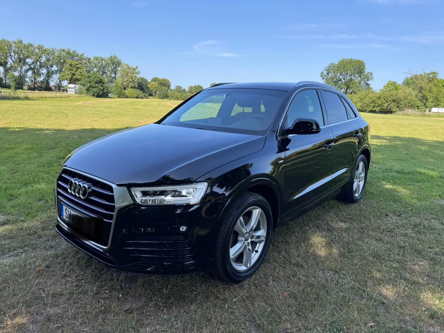 Audi Q3 S-Line, 69.700 km, TOP Ausstattung, scheckheftgepf Schwarz - 2