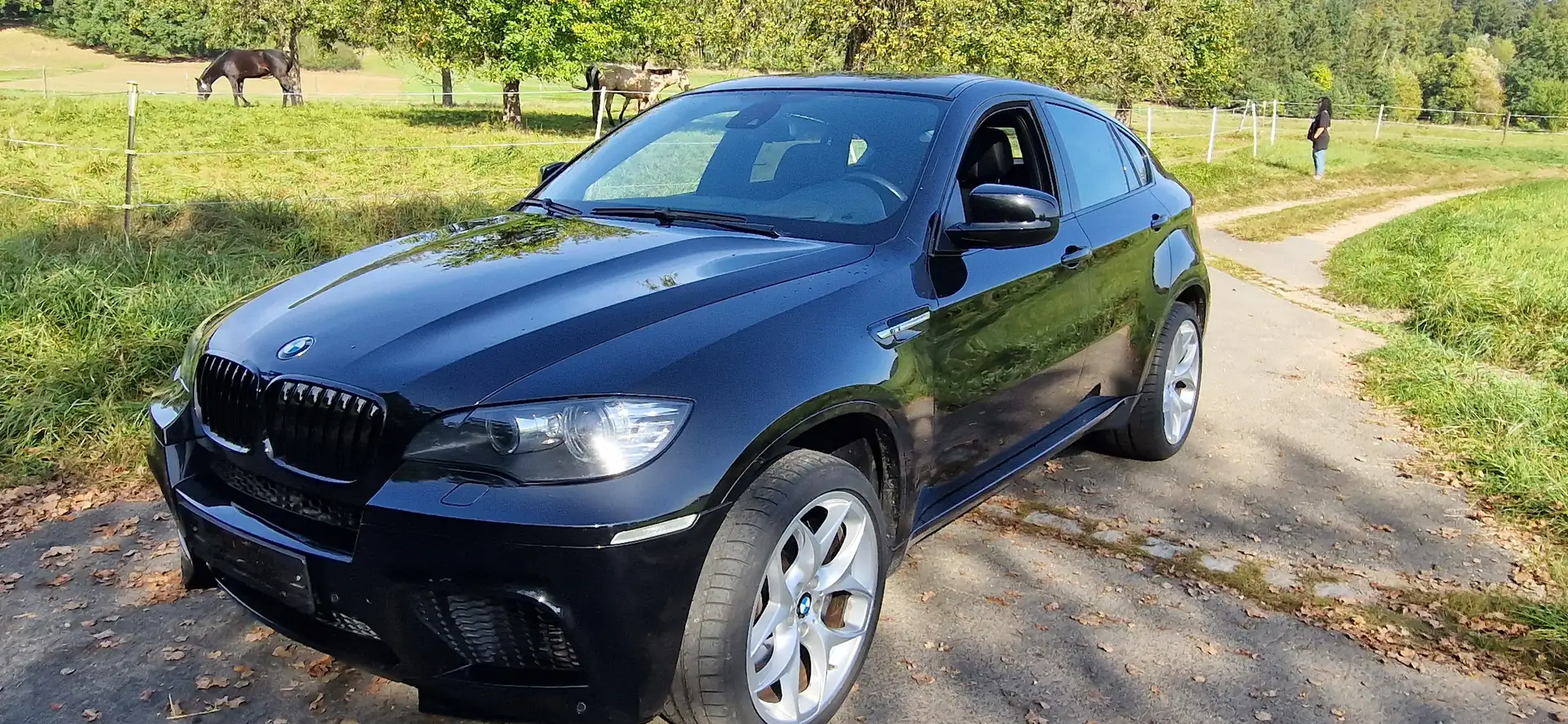 BMW X6 M Leistungsst. 700 PS Sehr viel erneuert siehe Text. Noir - 1