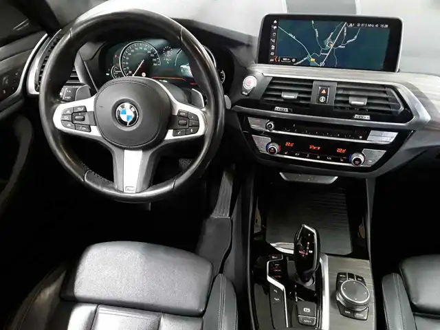 BMW X3 view 10