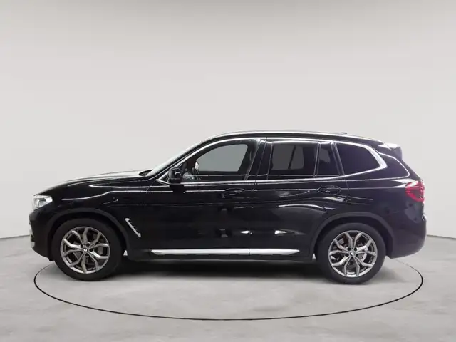 BMW X3 view 6