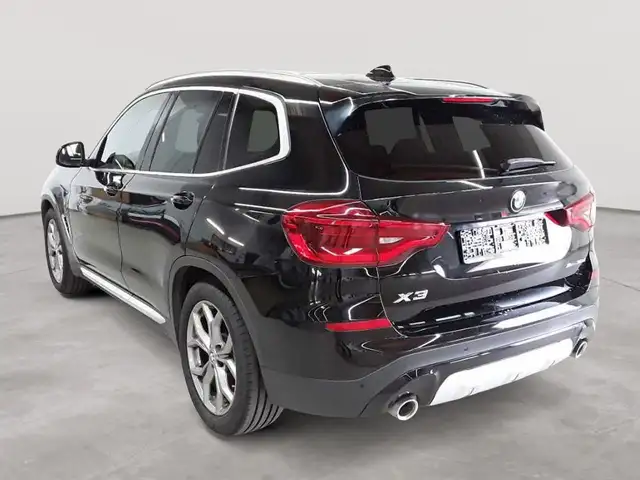 BMW X3 view 5