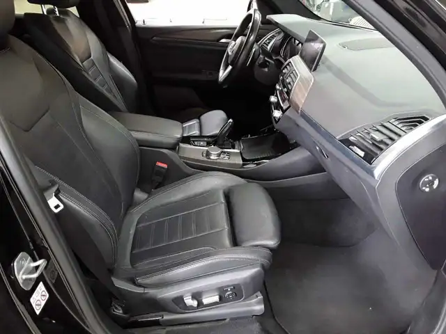 BMW X3 view 8