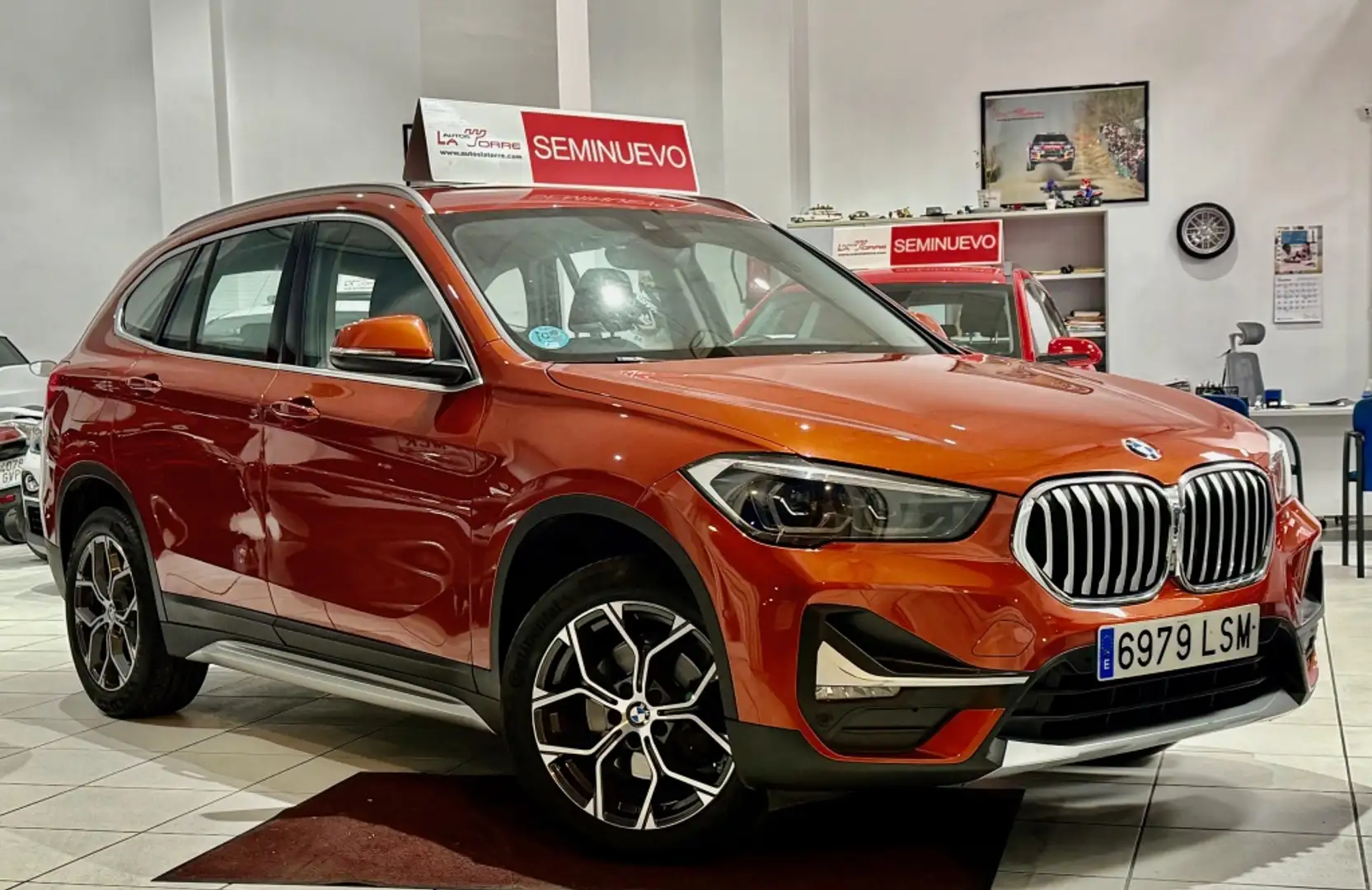 BMW X1 sDrive 18dA Corporate Arancione - 1
