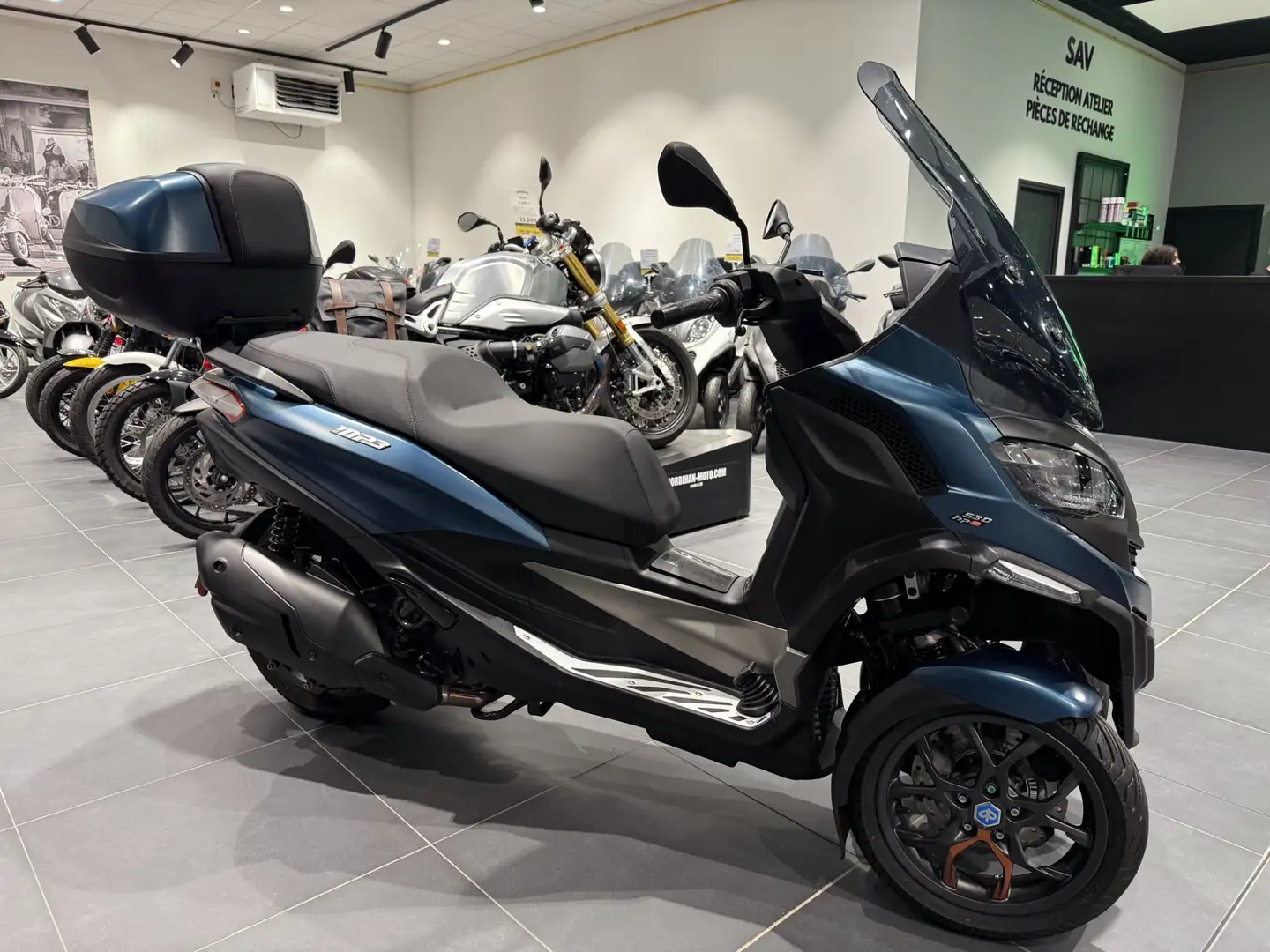 Piaggio MP3 530 Blue - 2
