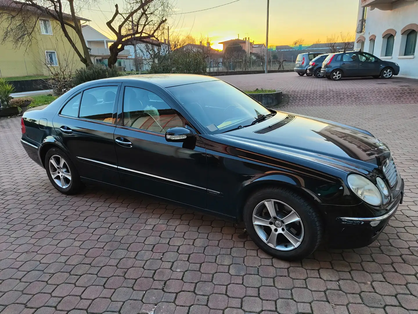 Mercedes-Benz E 220 E 220 cdi Elegance Noir - 1
