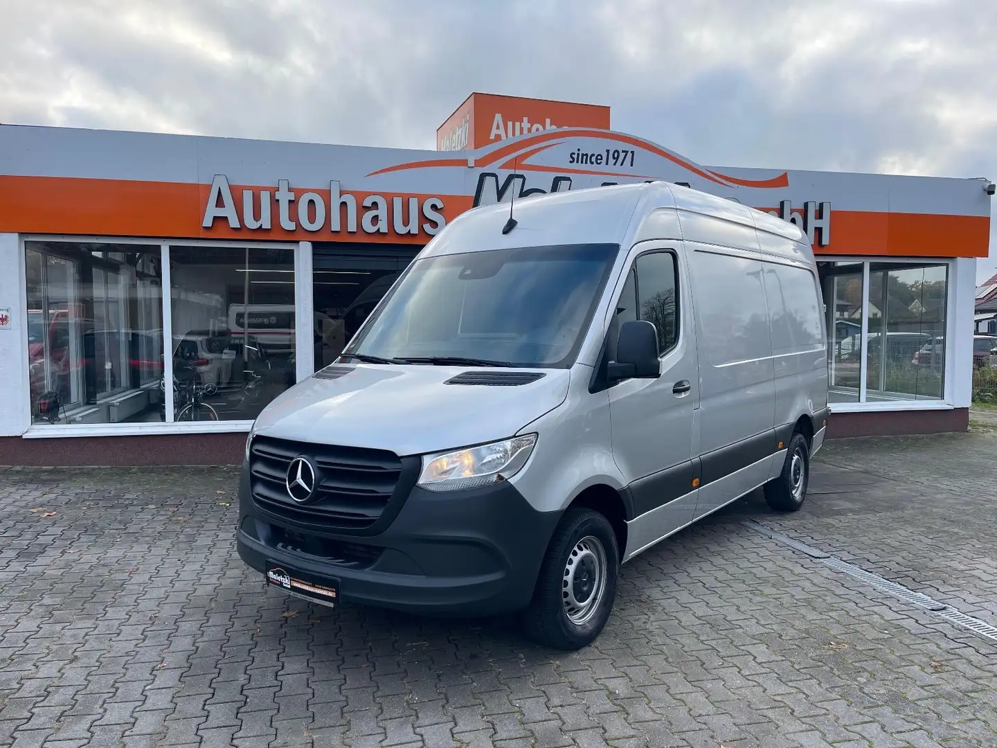 Mercedes-Benz Sprinter 317 CDI L2H2*MBUX*9G-Tronic*StHz*Kamera Argent - 1