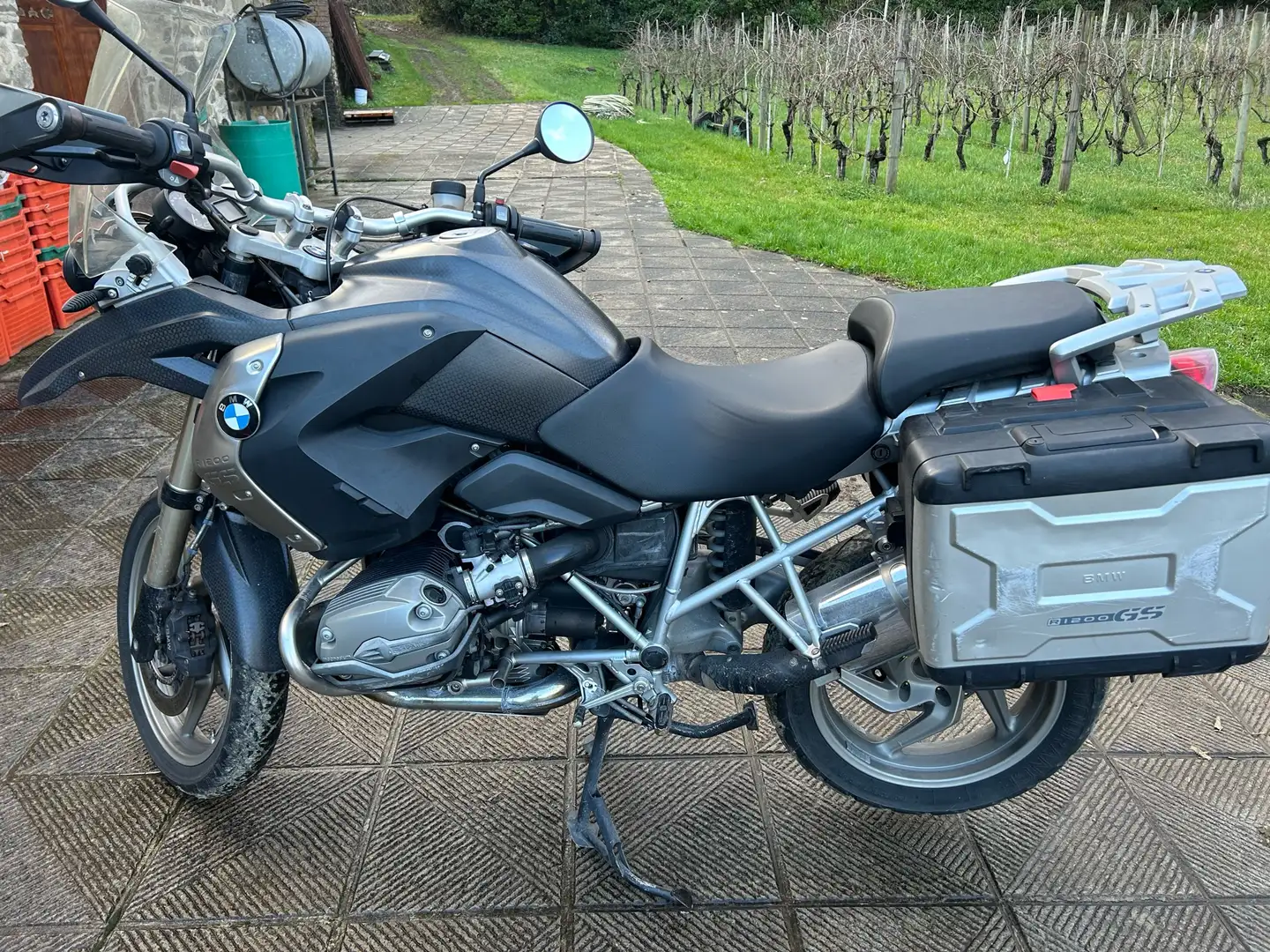 BMW R 1200 GS livree azzurre oktre a quelle in carbonio - 2