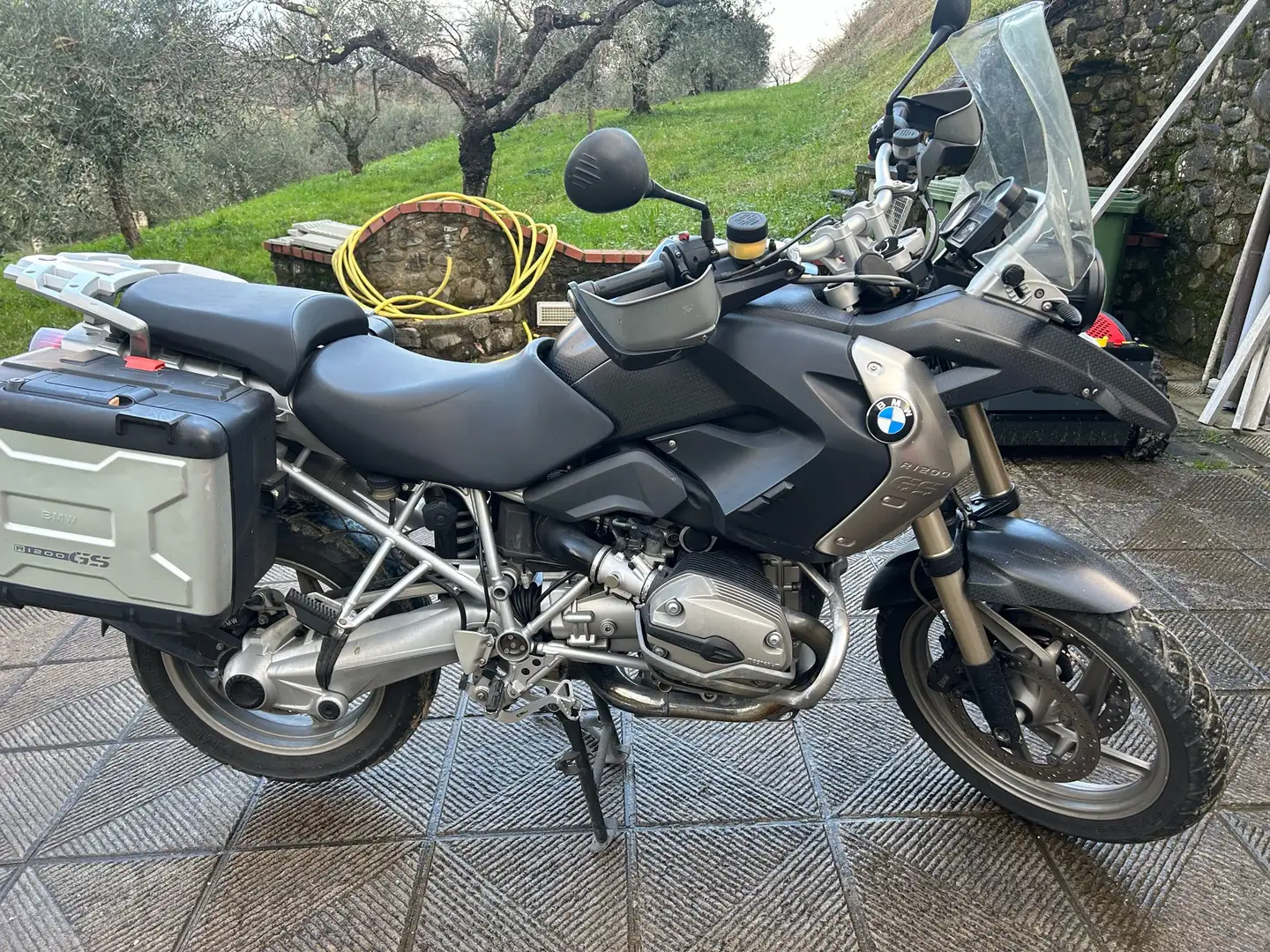 BMW R 1200 GS livree azzurre oktre a quelle in carbonio - 1