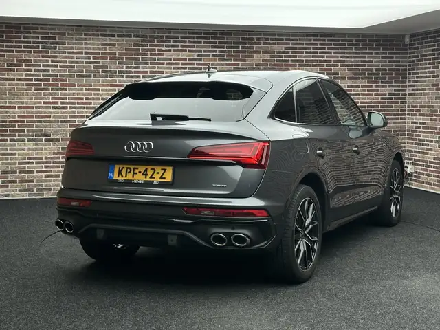 Audi Q5 view 2