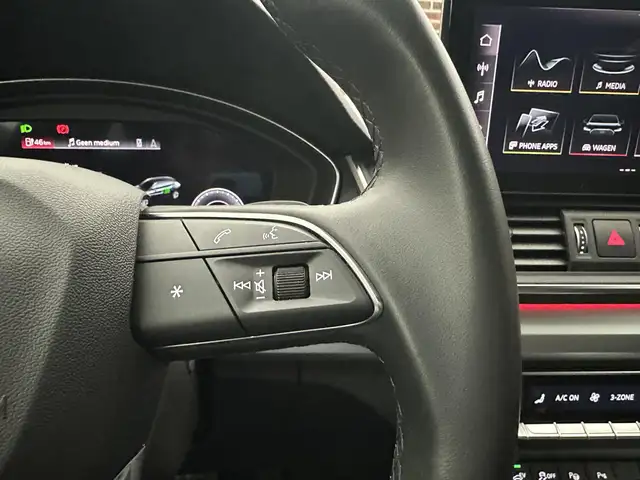 Audi Q5 view 13