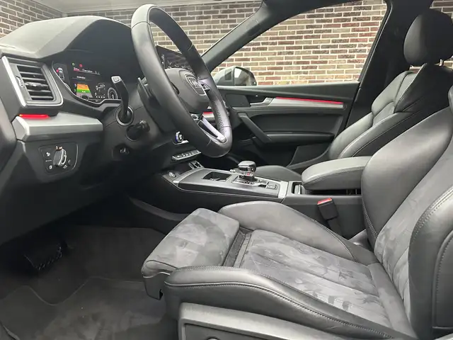 Audi Q5 view 14