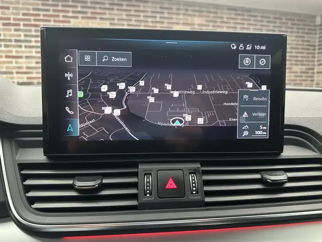 Audi Q5 view 15