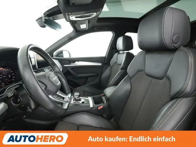 Audi Q5 view 10