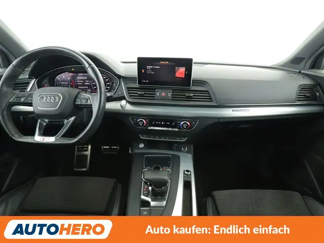 Audi Q5 view 12