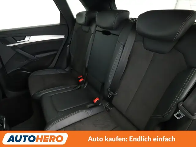 Audi Q5 view 14
