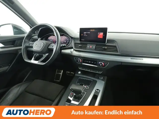 Audi Q5 view 13
